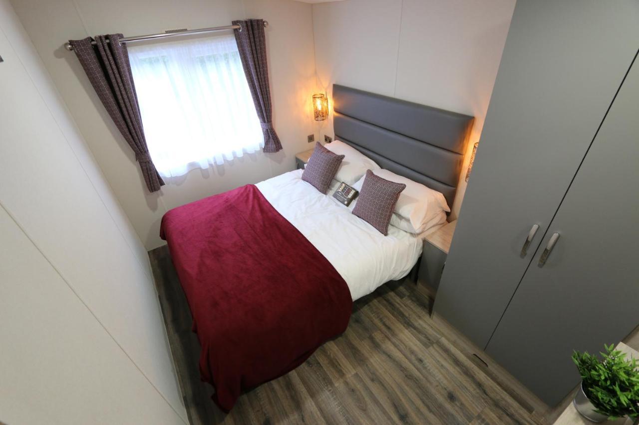 Black Bull Retreat, Barmston With Private Hot Tubs Driffield Kültér fotó