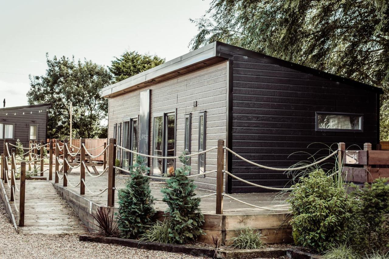 Black Bull Retreat, Barmston With Private Hot Tubs Driffield Kültér fotó