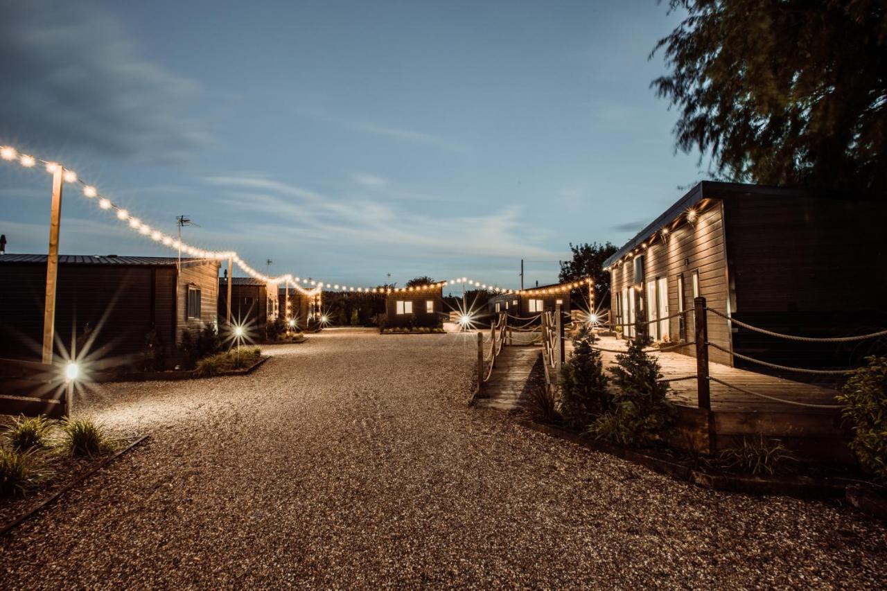 Black Bull Retreat, Barmston With Private Hot Tubs Driffield Kültér fotó