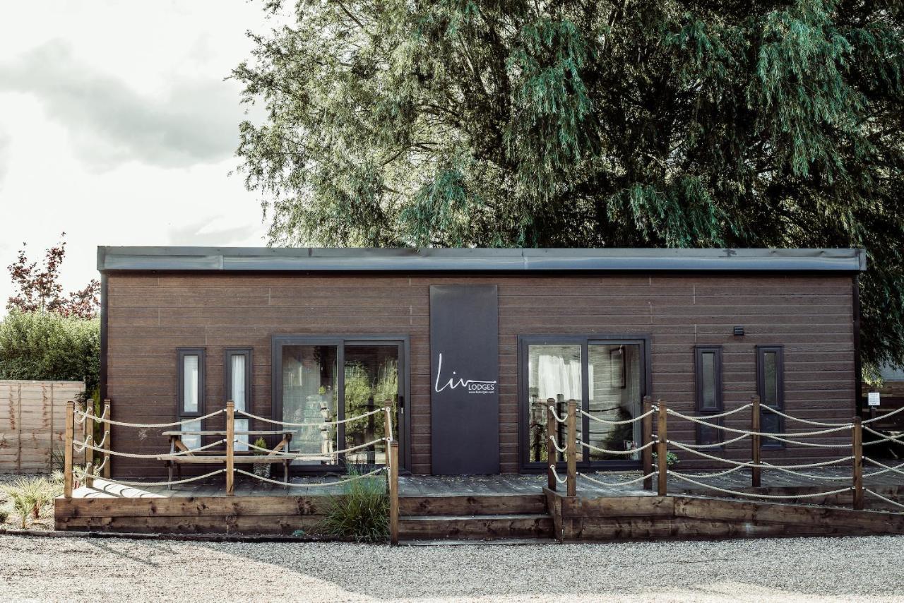 Black Bull Retreat, Barmston With Private Hot Tubs Driffield Kültér fotó