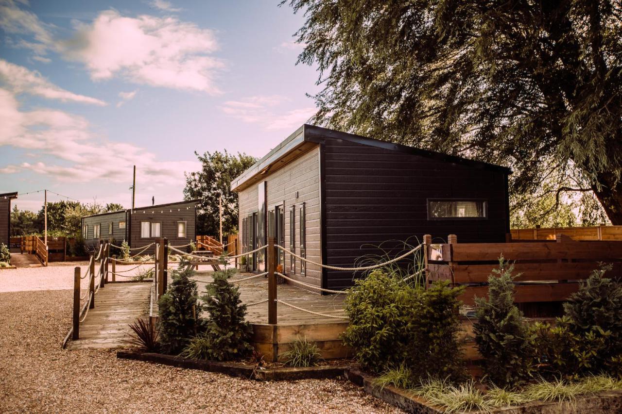 Black Bull Retreat, Barmston With Private Hot Tubs Driffield Kültér fotó