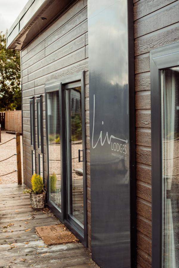 Black Bull Retreat, Barmston With Private Hot Tubs Driffield Kültér fotó