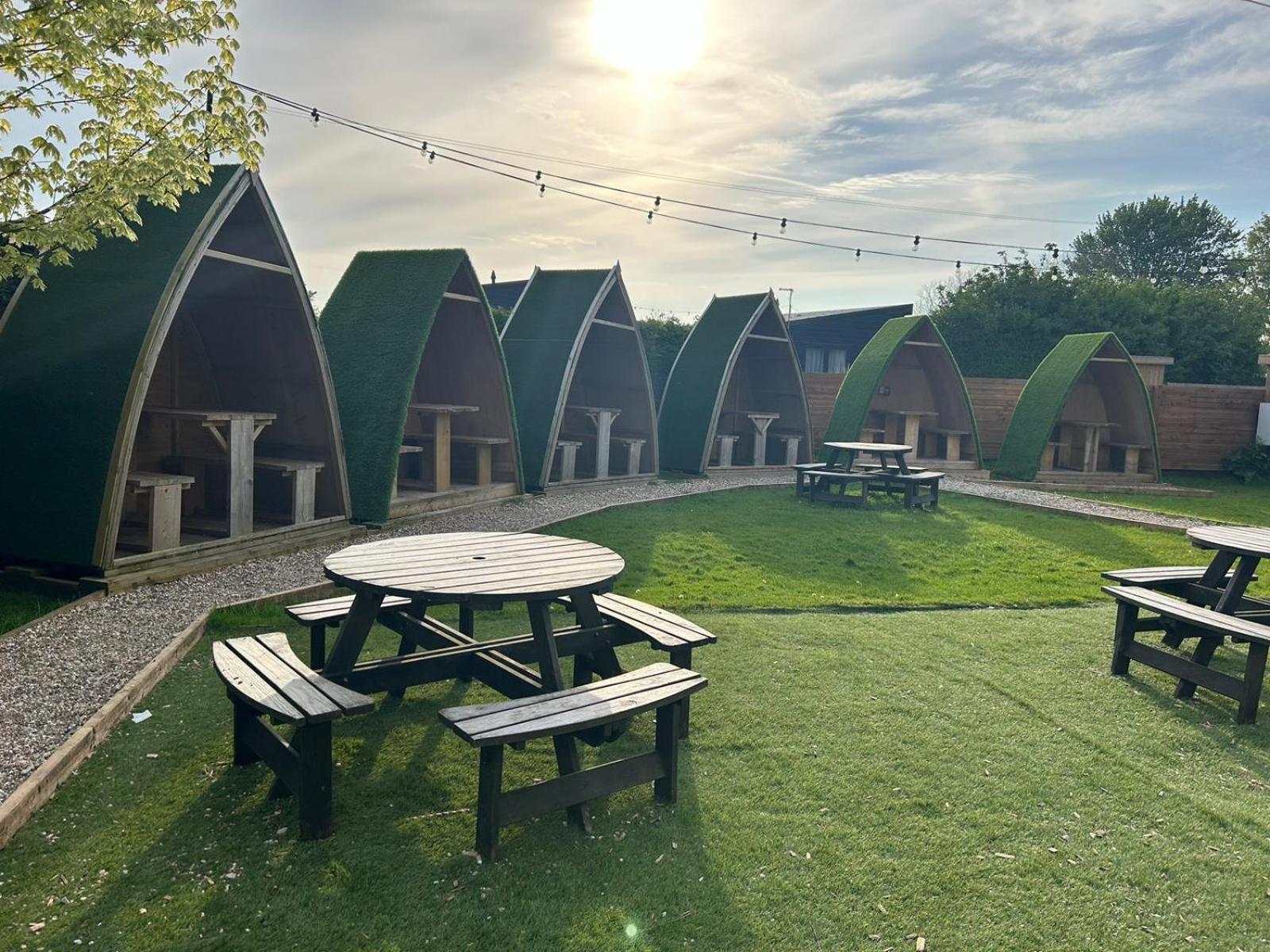Black Bull Retreat, Barmston With Private Hot Tubs Driffield Kültér fotó
